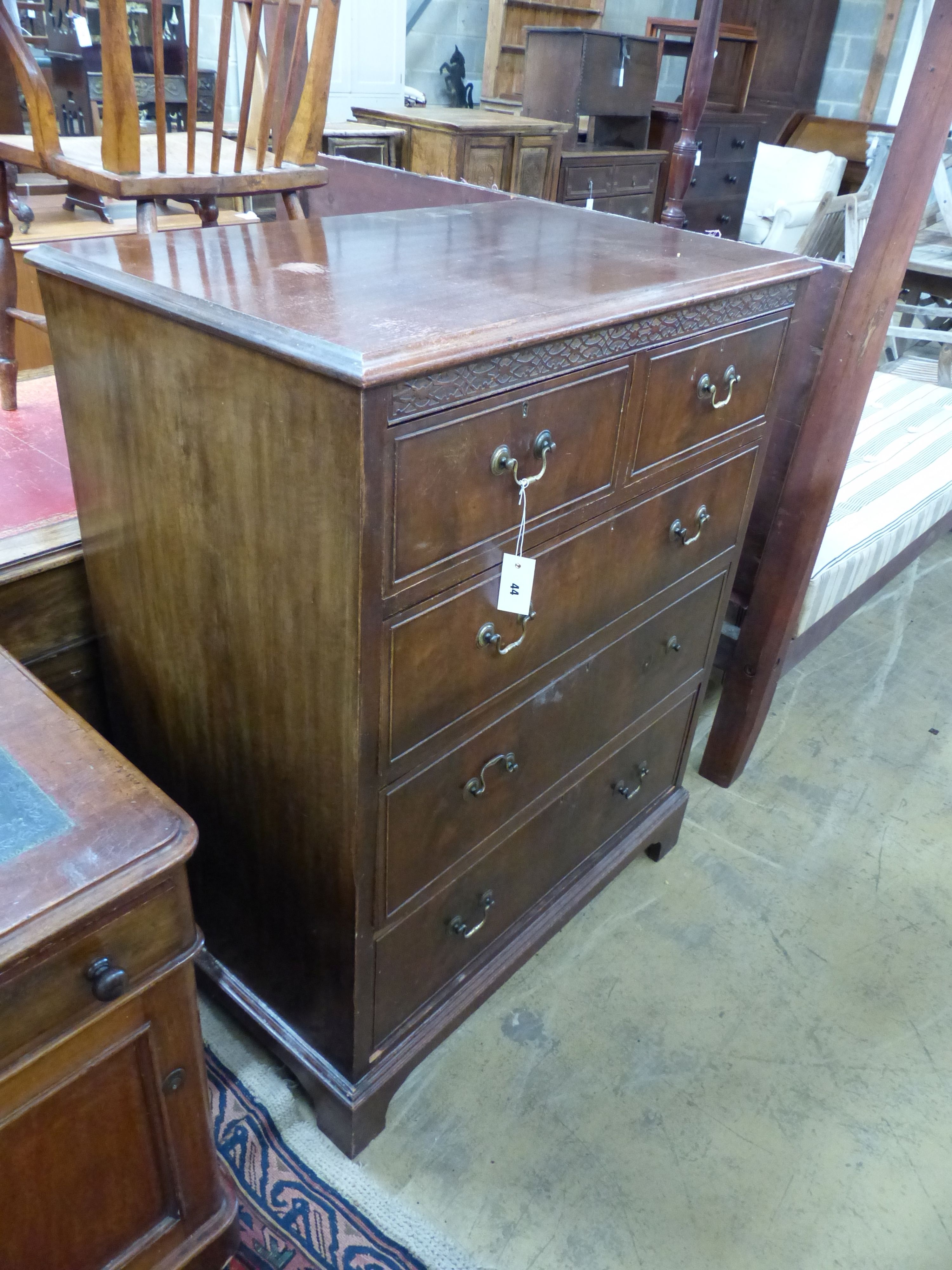 A Georgian style mahogany chest of five drawers, width 92cm